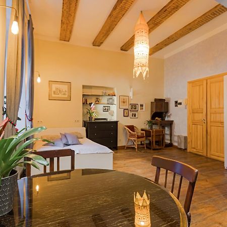 Vintage Old Town Apartments Vilnius Ngoại thất bức ảnh